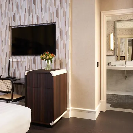 Otel Tb Place 4*