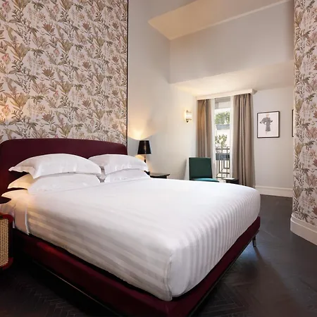 Otel Tb Place 4*