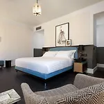 Tb Place מלון 4*